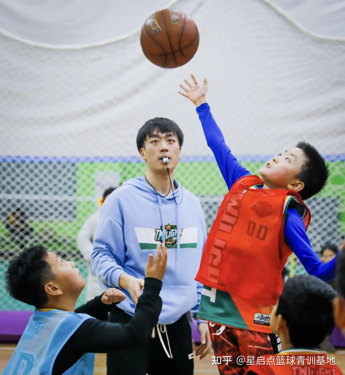 如何在篮球训练中有效应对压力?_0